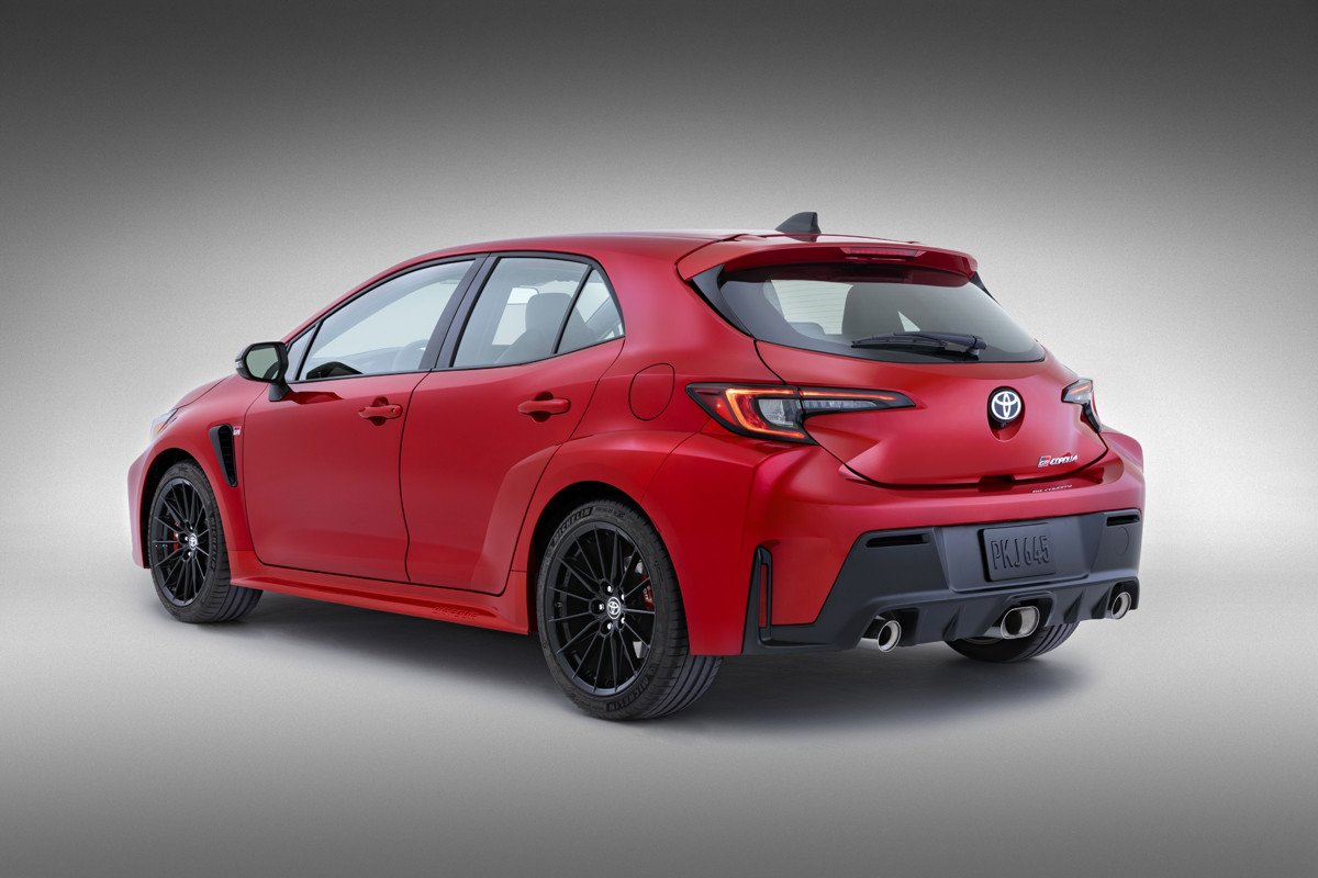 Toyota presenta el GR Corolla haciendo drift: 304 CV y tracción total