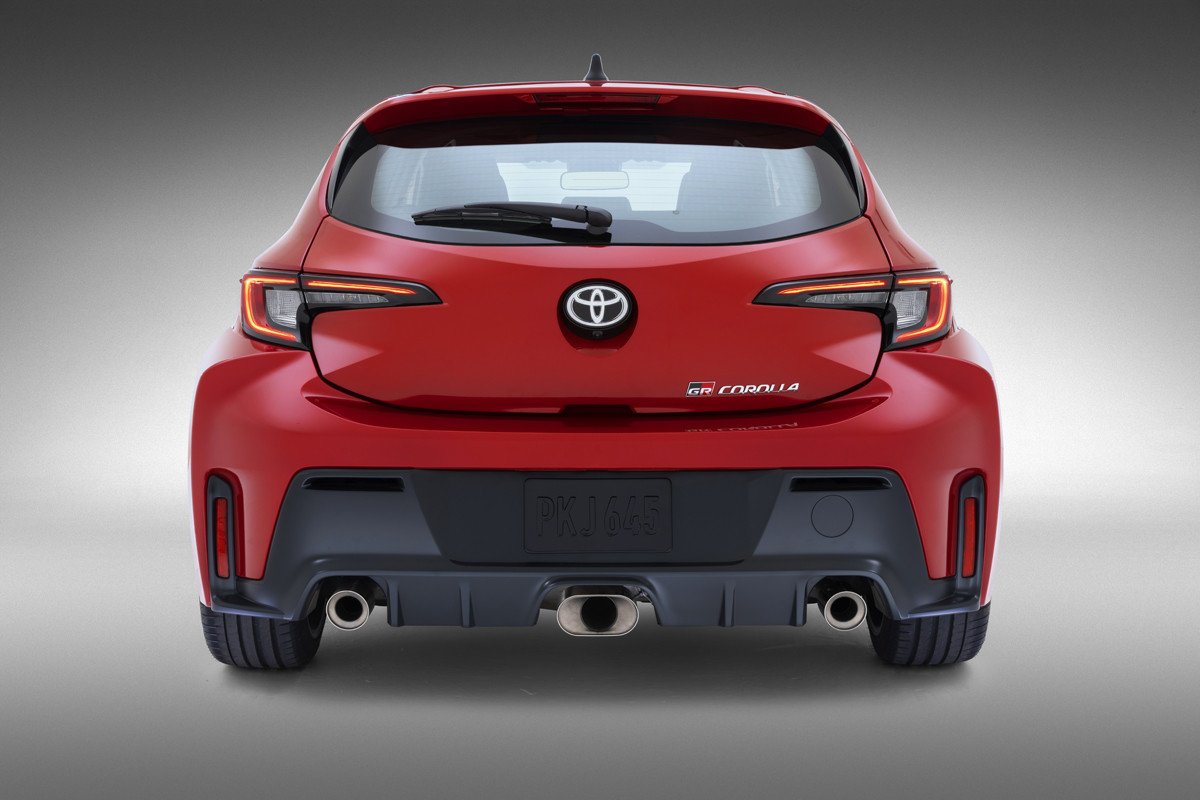 Toyota presenta el GR Corolla haciendo drift: 304 CV y tracción total