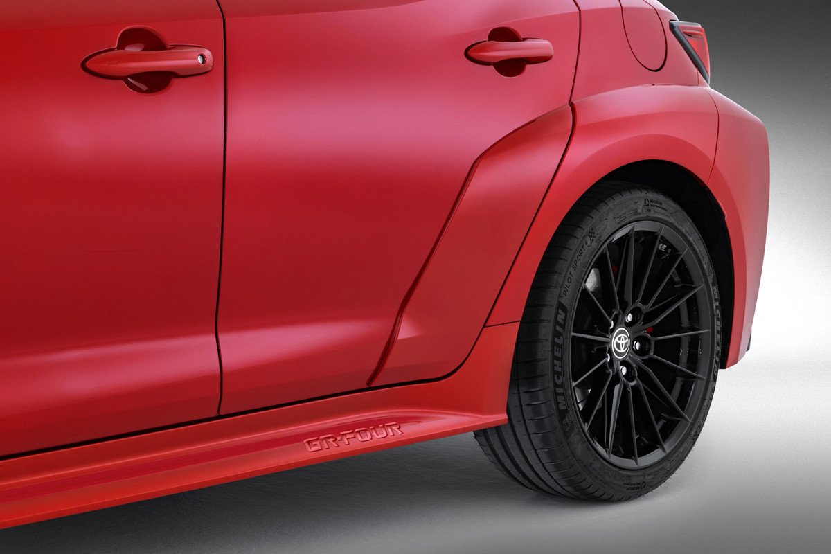 Toyota presenta el GR Corolla haciendo drift: 304 CV y tracción total