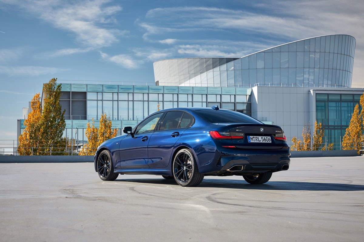 BMW Serie 3: llega la motorización M340i para sedan y touring