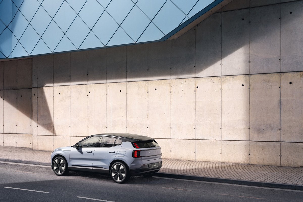 Así es el nuevo Volvo EX30: el eléctrico que está sorprendiendo por su precio tan bajo