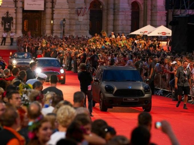 Life Ball Viena 2013: a subasta el MINI Paceman por Roberto Cavalli