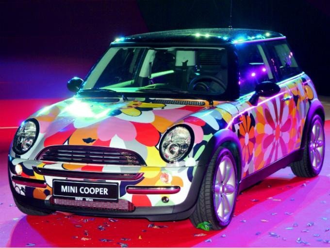 Life Ball Viena 2013: a subasta el MINI Paceman por Roberto Cavalli