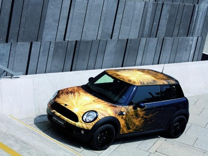 Life Ball Viena 2013: a subasta el MINI Paceman por Roberto Cavalli