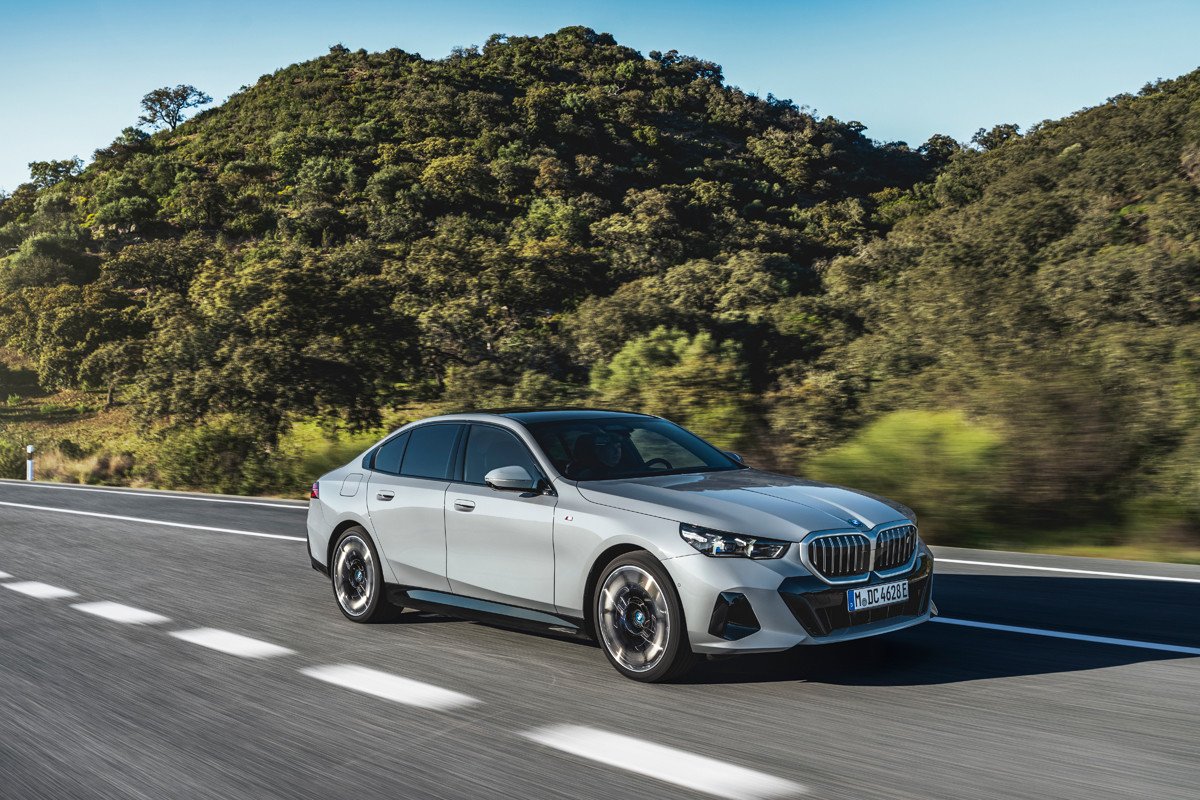 Prueba del BMW Serie 5: conducimos el 520d y disfrutamos con el poderoso i5 M60