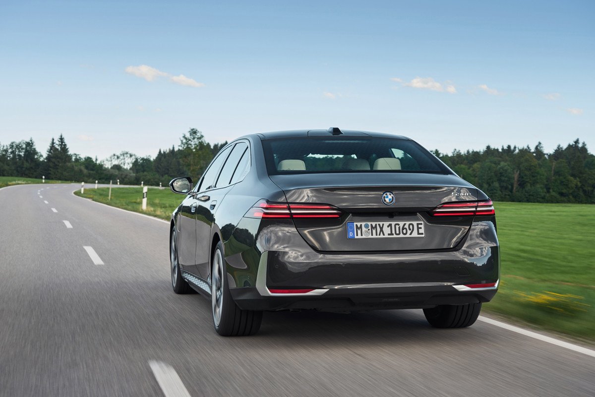 Prueba del BMW Serie 5: conducimos el 520d y disfrutamos con el poderoso i5 M60
