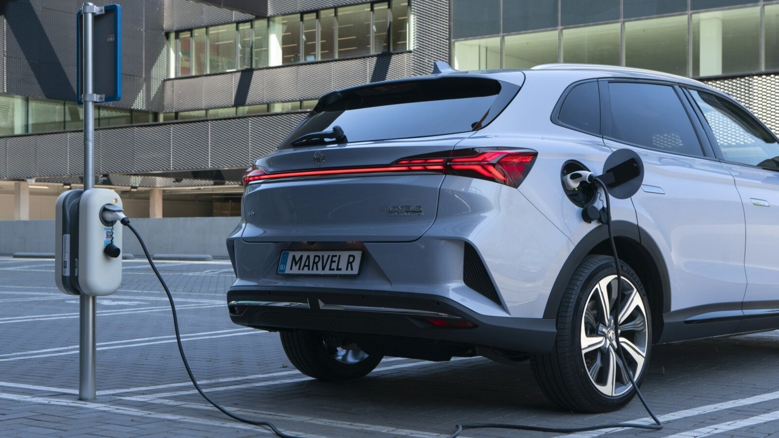 BYD y MG reaccionan con descuentos propios