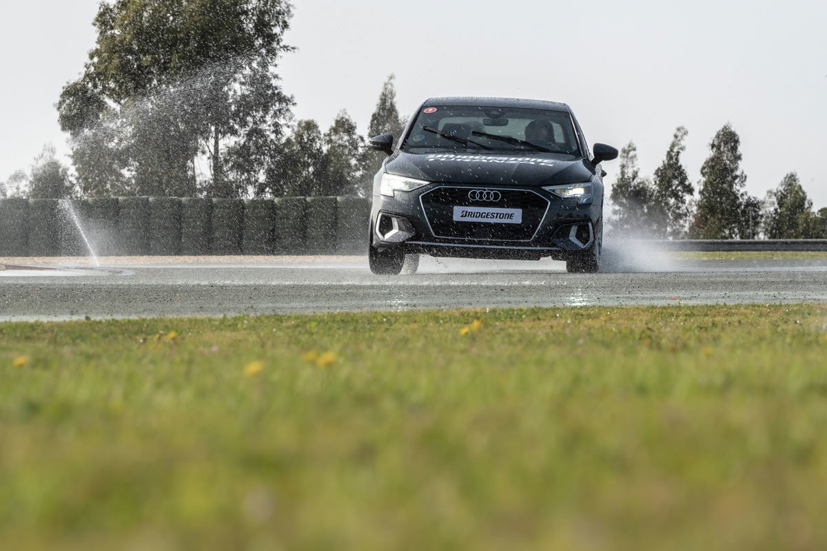 Prueba del neumático Bridgestone Turanza 6: control absoluto sobre agua y más seguridad