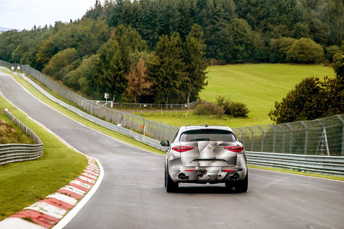 Porsche 911 GT2 RS y Alfa Romeo Stelvio Q: los más rápidos en Nürburgring