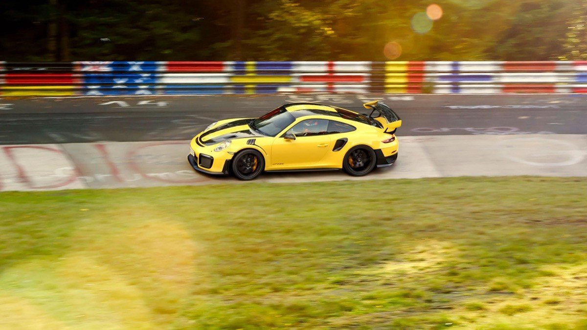Porsche 911 GT2 RS y Alfa Romeo Stelvio Q: los más rápidos en Nürburgring