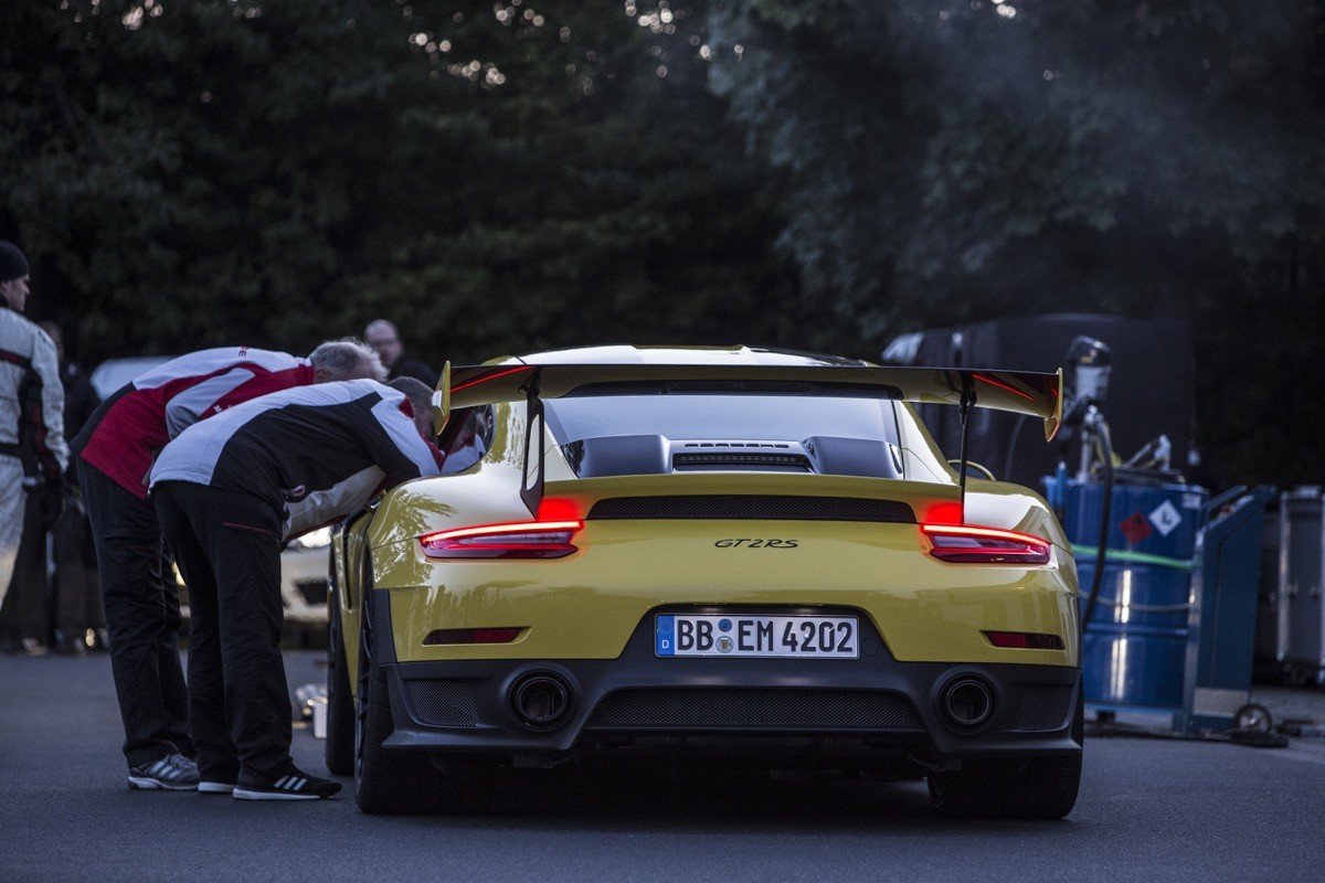 Porsche 911 GT2 RS y Alfa Romeo Stelvio Q: los más rápidos en Nürburgring