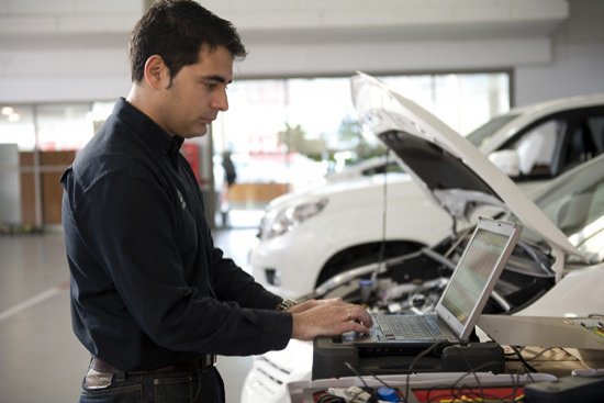 Revisión del coche: Ventajas del servicio oficial