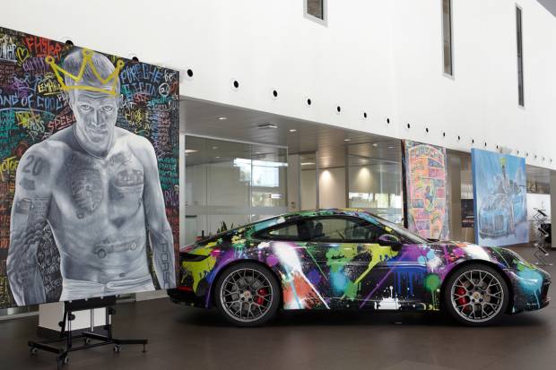 Porsche y el arte: no te resistirás a ir a sus concesionarios