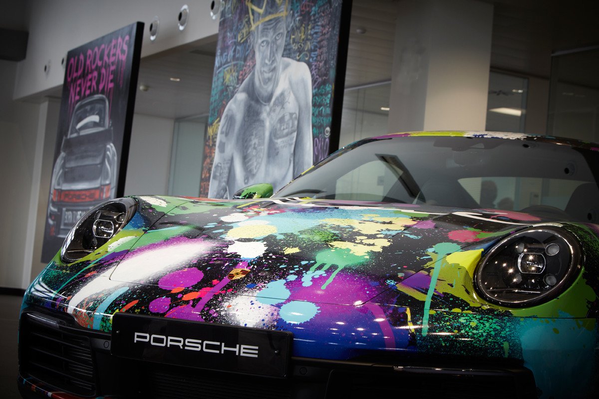 Porsche y el arte: no te resistirás a ir a sus concesionarios