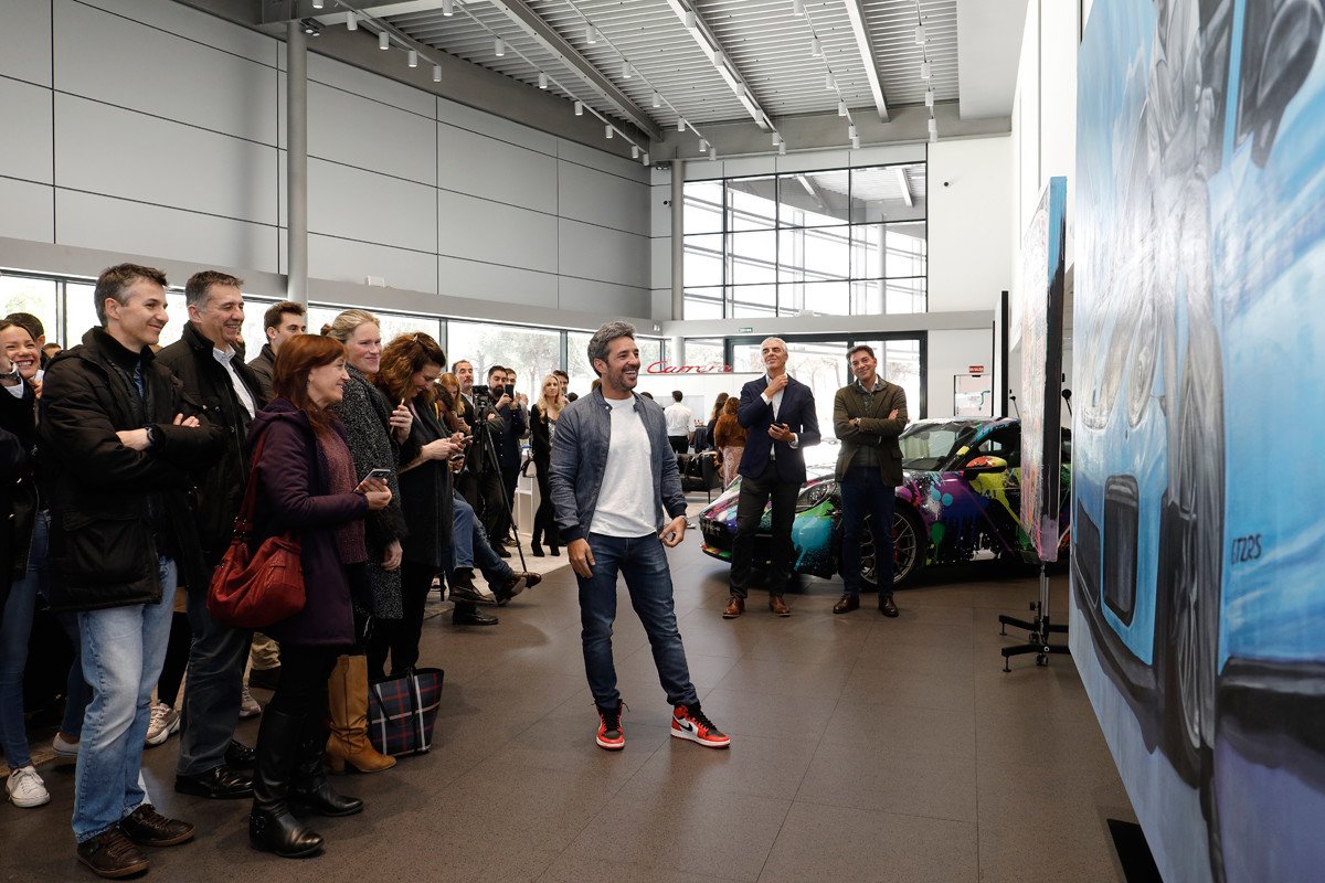 Porsche y el arte: no te resistirás a ir a sus concesionarios