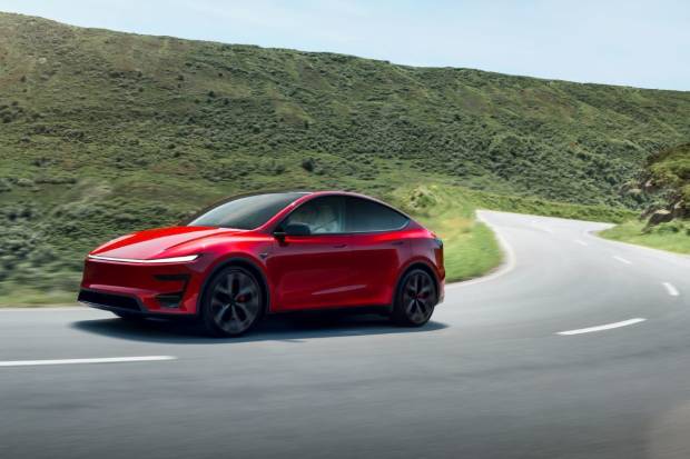 Tesla Model Y Performance 2025: 460 CV, 580 km de autonomía y desde 61.990 euros
