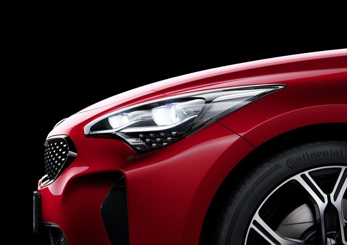 Kia Stinger: una berlina deportiva con estilo coupé y motores turbo de gasolina