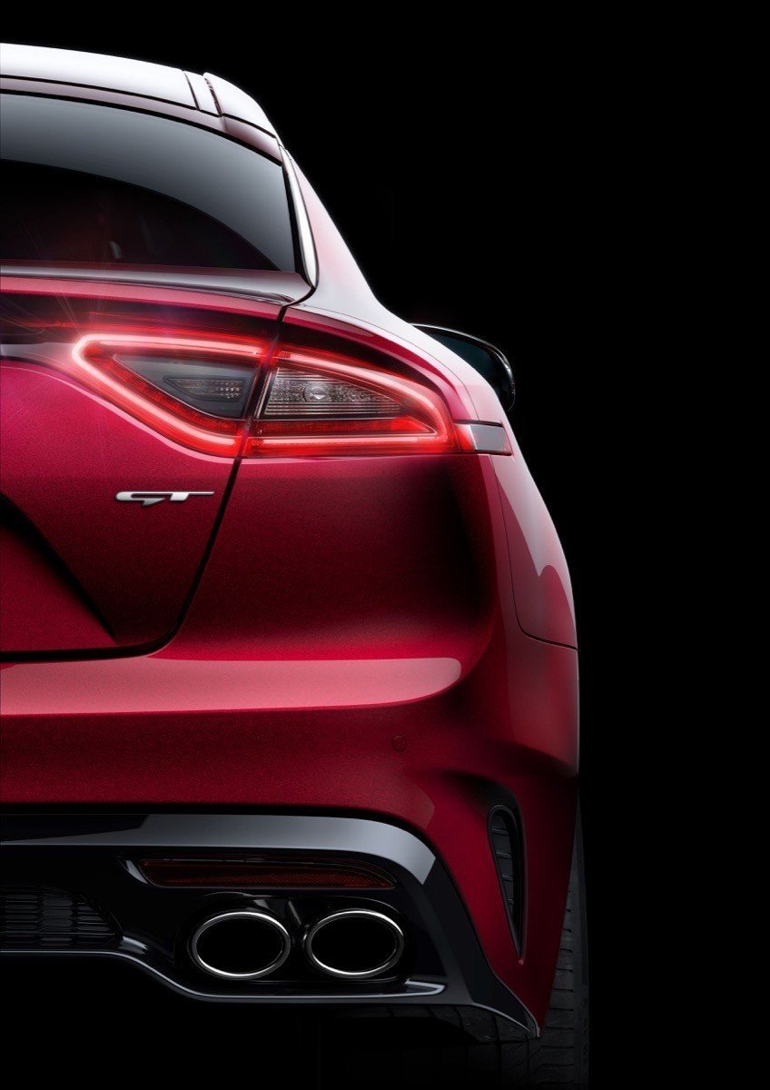 Kia Stinger: una berlina deportiva con estilo coupé y motores turbo de gasolina