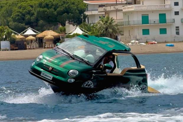 El Abarth Offshore: el Abarth con motor fueraborda de 230 cv que puede navegar por el mar