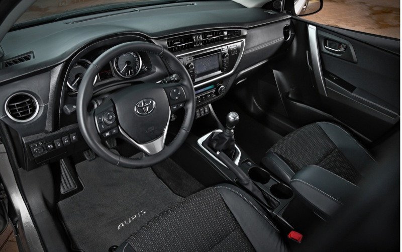 Prueba: nuevo Toyota Auris, más dinámico y atractivo