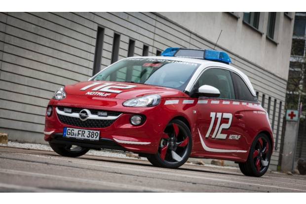 El Opel Adam se viste de coche de bomberos