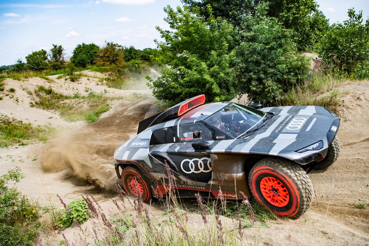 Carlos Sainz presenta el Audi RS Q e-tron en España