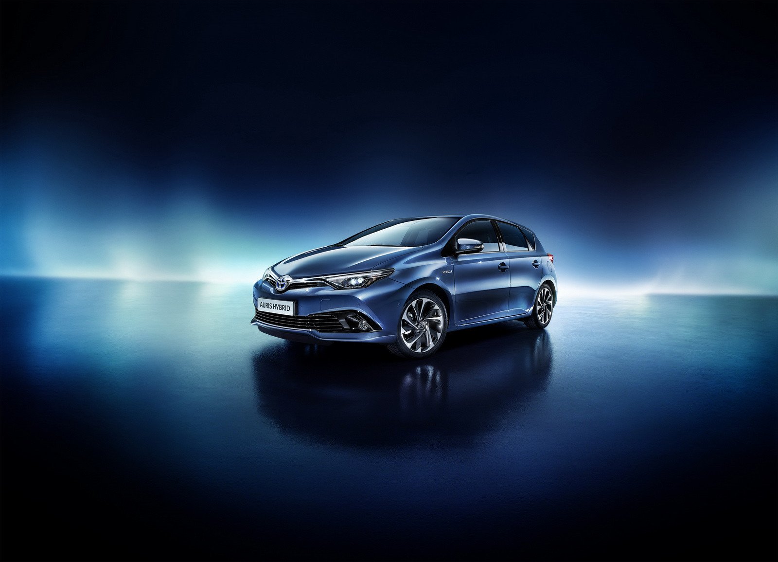 Nuevo Toyota Auris 2015: más eficiente y más equipado