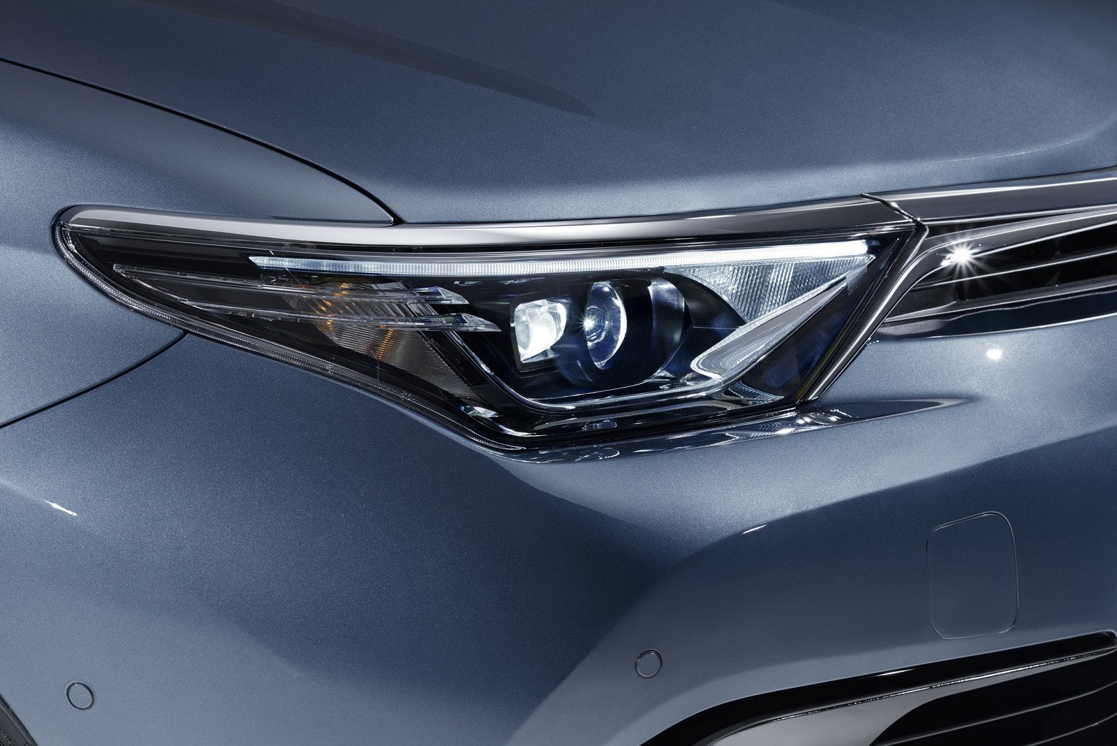 Nuevo Toyota Auris 2015: más eficiente y más equipado