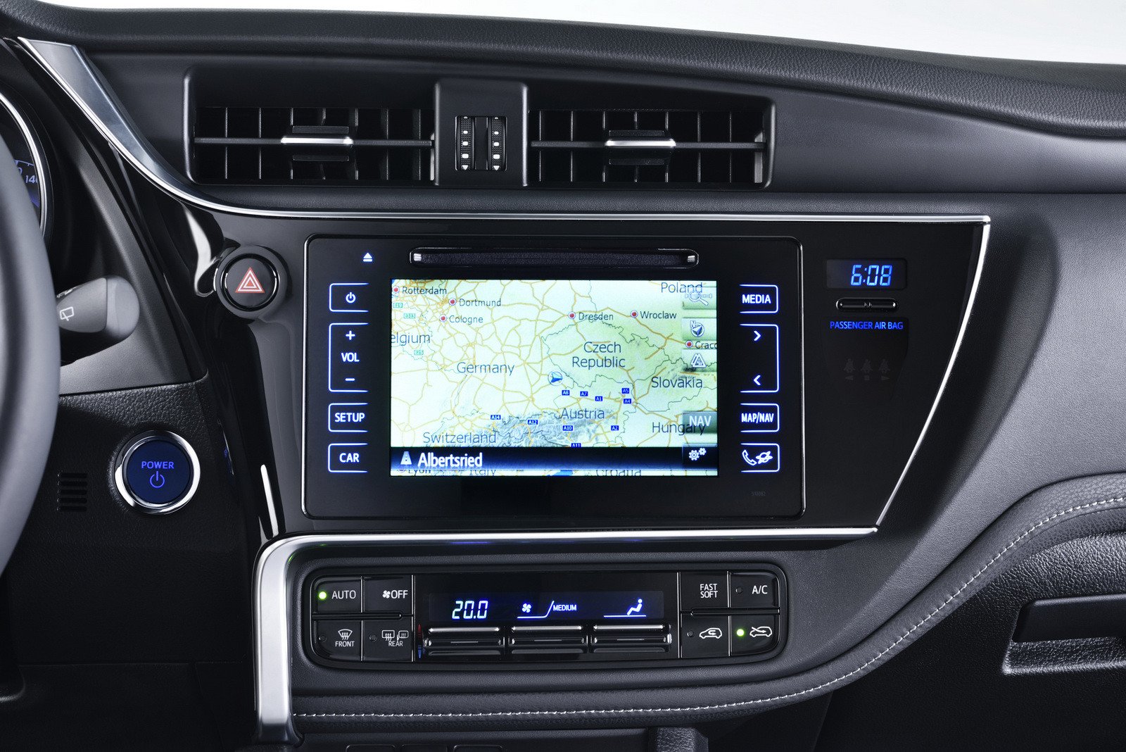 Nuevo Toyota Auris 2015: más eficiente y más equipado