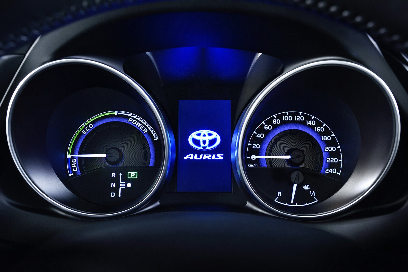 Nuevo Toyota Auris 2015: más eficiente y más equipado