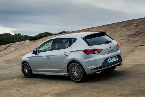 Vídeo: Seat León Cupra 290 con Gené en el circuito de Terramar