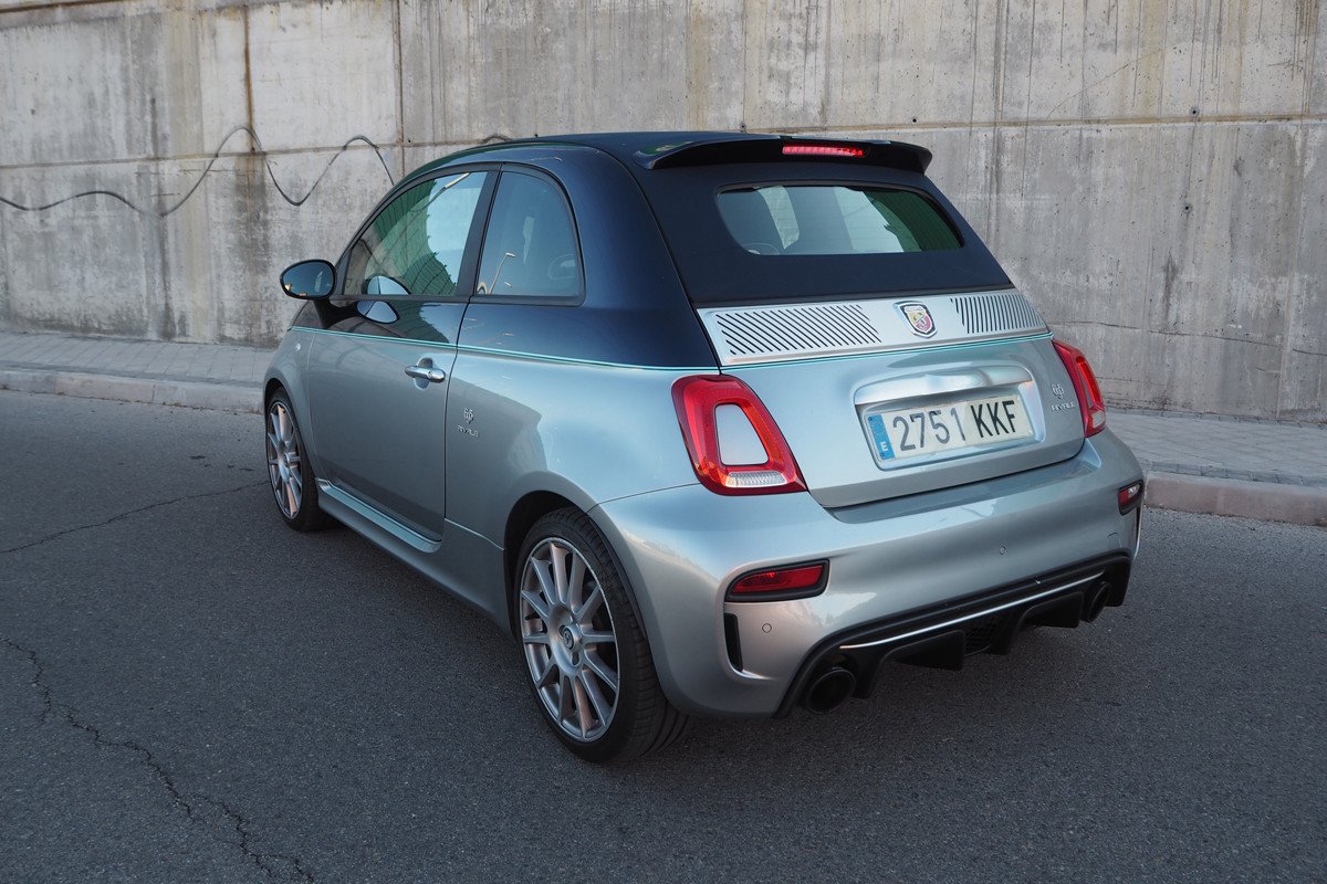 Prueba Abarth 695C Rivale, deportivo en frasco pequeño