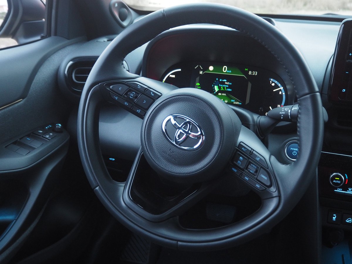Prueba y opinión del Toyota Yaris Cross: medidas, maletero y 4x4