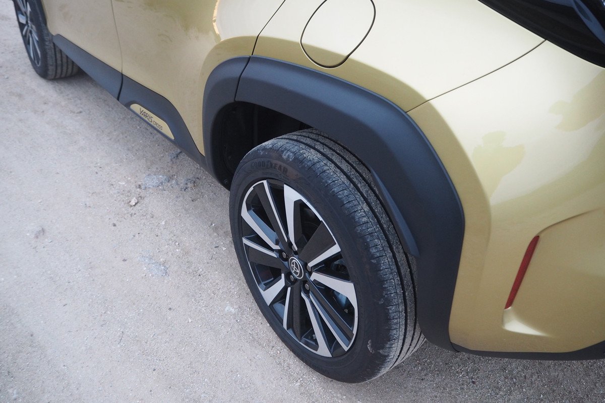 Prueba y opinión del Toyota Yaris Cross: medidas, maletero y 4x4