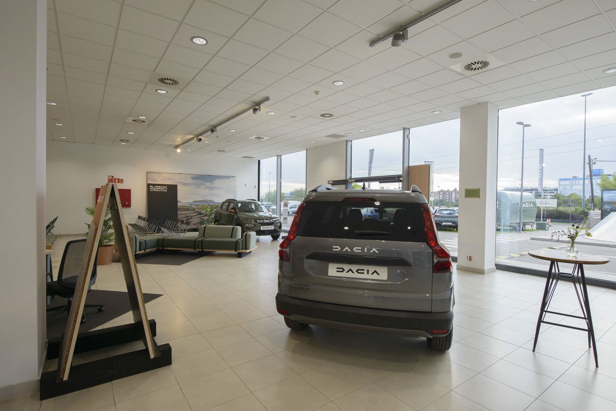 Visitamos los nuevos concesionarios de Dacia, en el momento de más éxito de la marca