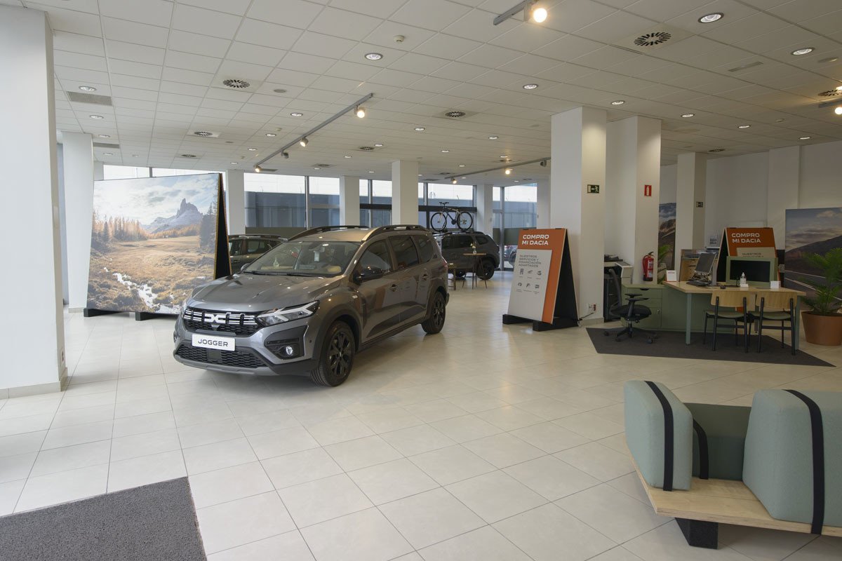 Visitamos los nuevos concesionarios de Dacia, en el momento de más éxito de la marca