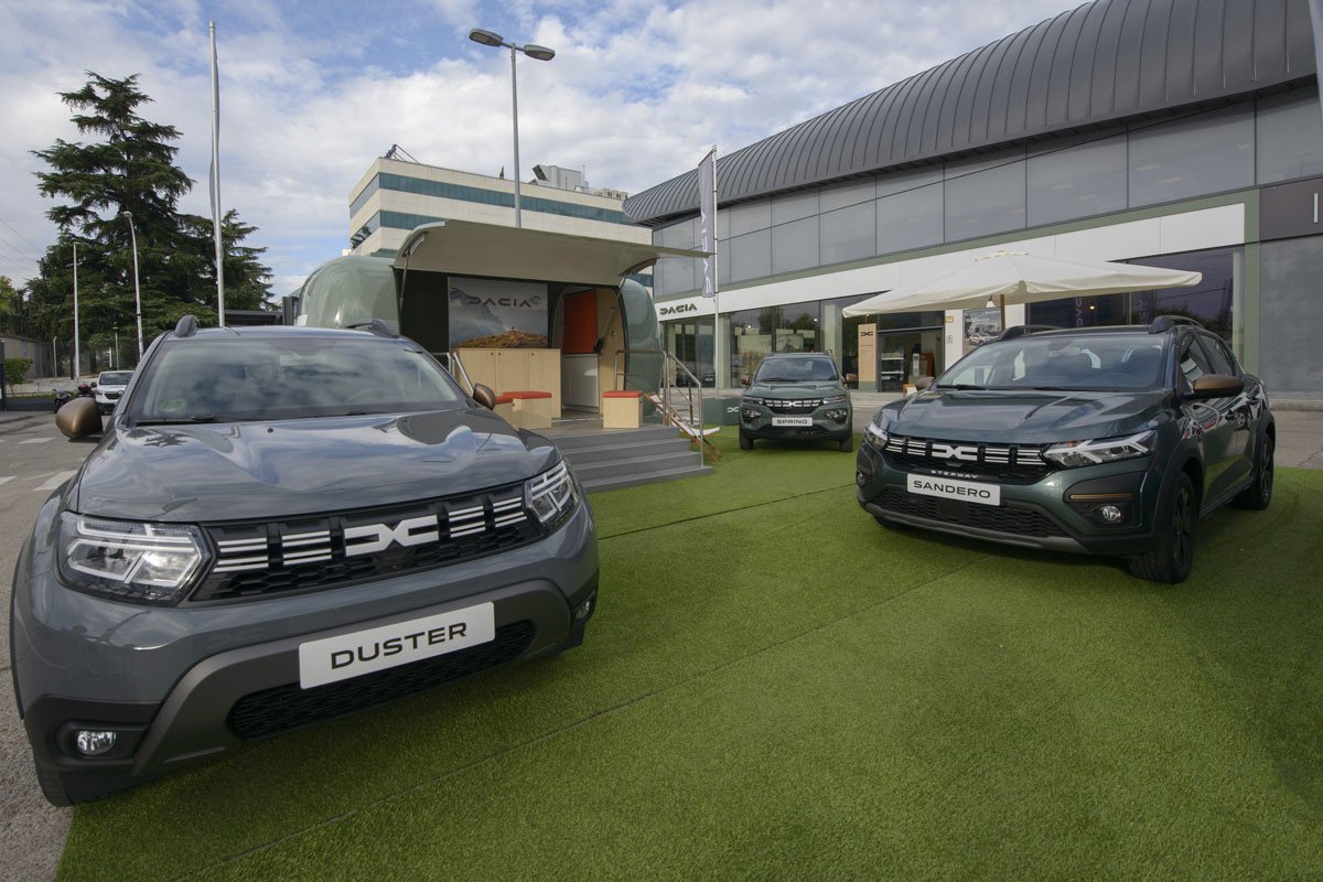 Visitamos los nuevos concesionarios de Dacia, en el momento de más éxito de la marca