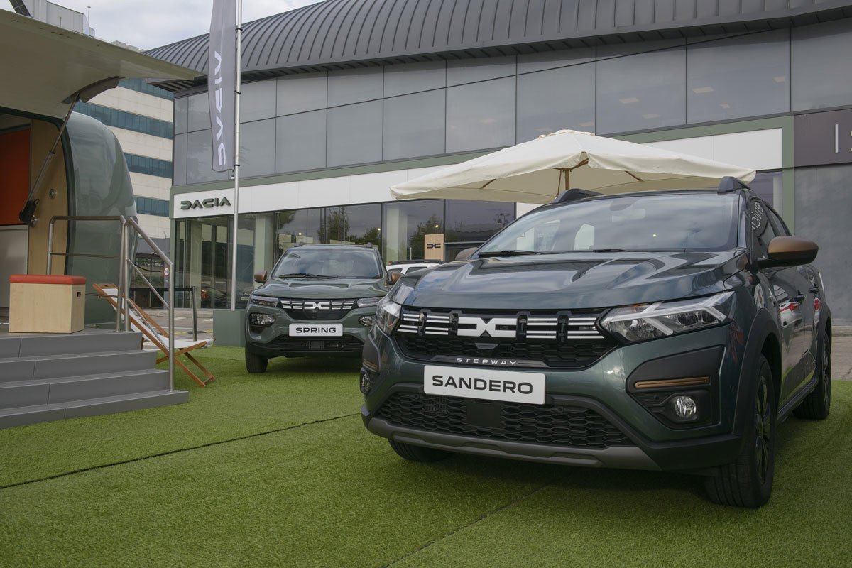 Visitamos los nuevos concesionarios de Dacia, en el momento de más éxito de la marca