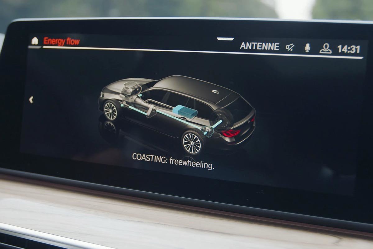 BMW aumenta su gama de motores híbridos suaves en Serie 3, X3 y X4