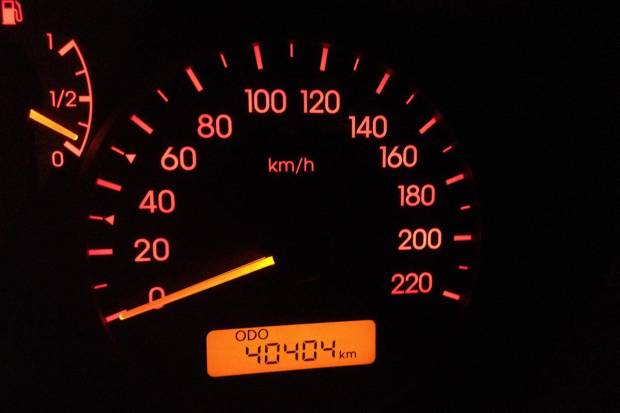 Un coche con el cuentakilómetros trucado te podría costar un 21% más de su valor