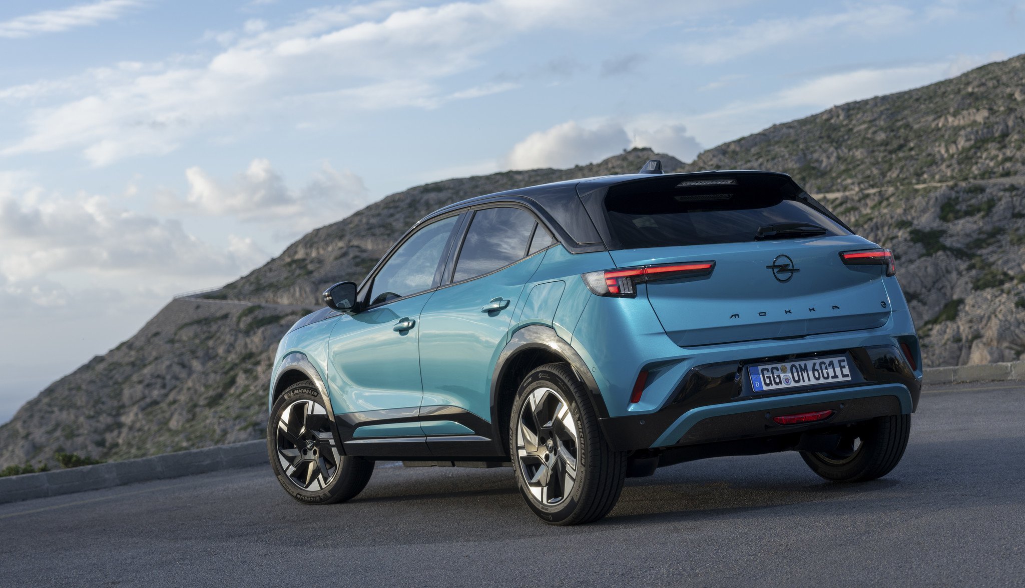 Prueba Opel Mokka 2025: leves pero importantes cambios del SUV urbano también eléctrico