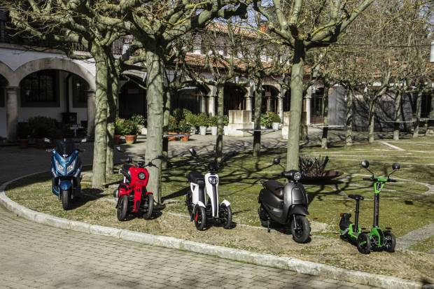 Toda la gama Invicta de dos ruedas: patinetes, scooters y bicicletas 