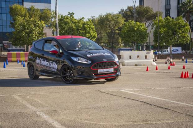 Cursos de conducción gratuitos para jóvenes de Ford
