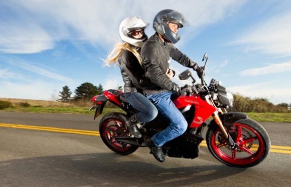Al cole en moto: lo que dice la ley