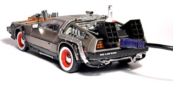 AutoFriki: Delorean DMC convertido en disco duro