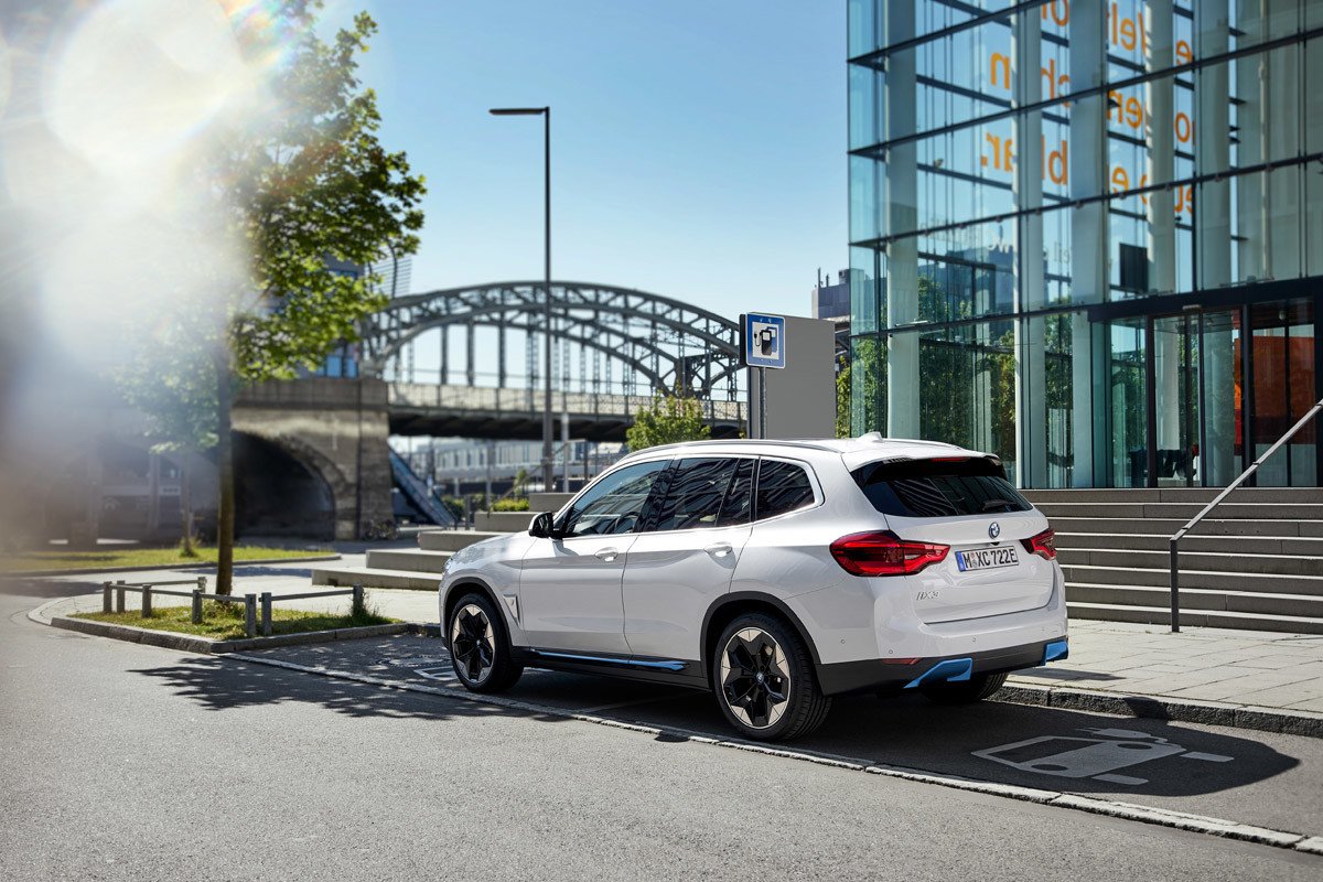 BMW iX3: el SUV eléctrico que suena como uno de gasolina
