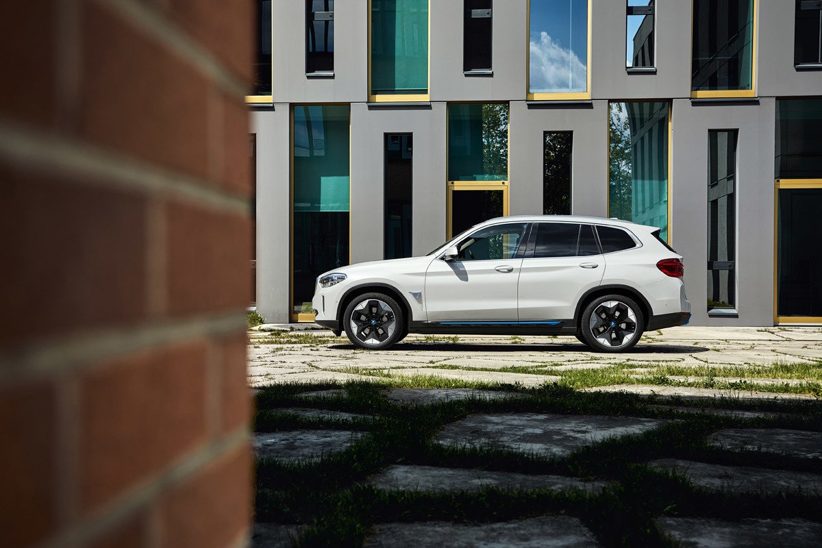 BMW iX3: el SUV eléctrico que suena como uno de gasolina