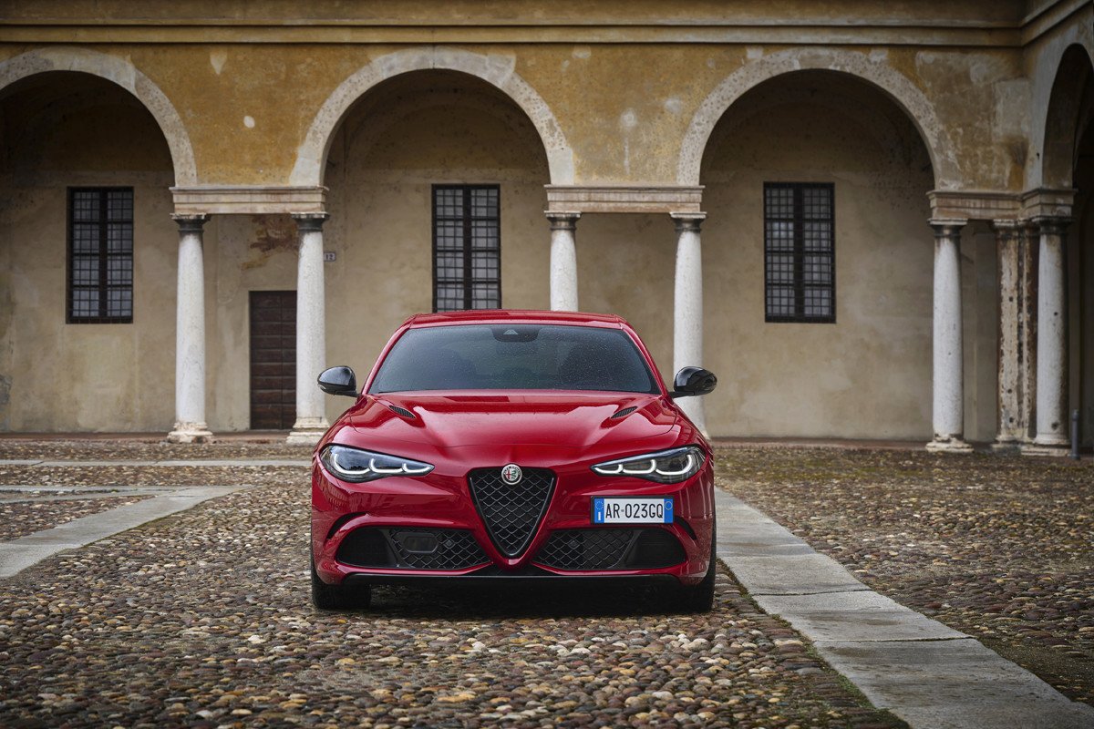 Prueba nuevos Alfa Romeo Stelvio y Giulia Quadrifoglio: era difícil pero mejoraron más