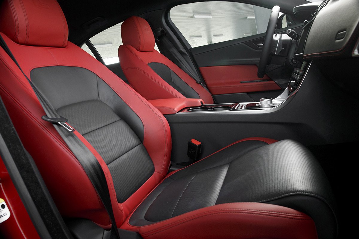 Jaguar XE 2015, prueba de gama