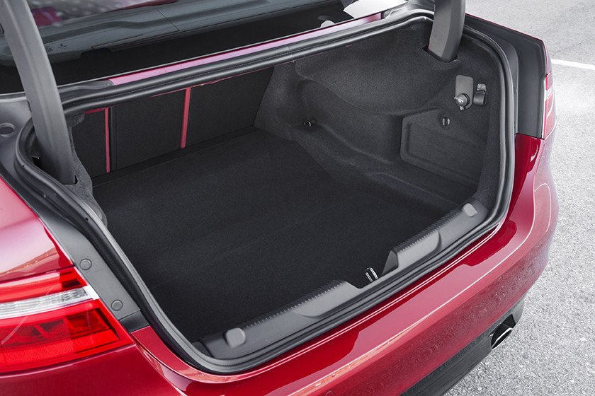 Jaguar XE 2015, prueba de gama
